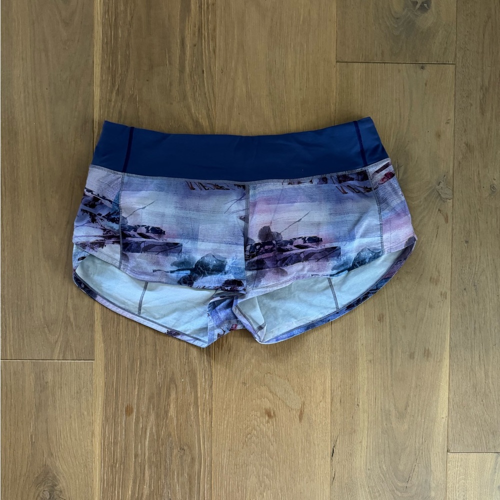 Lulu speed up shorts low rise 2.5in